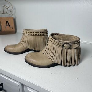 Naughty Monkey Fringe Western Ankle Boots Beige Leather Boho Studded Women’s 7